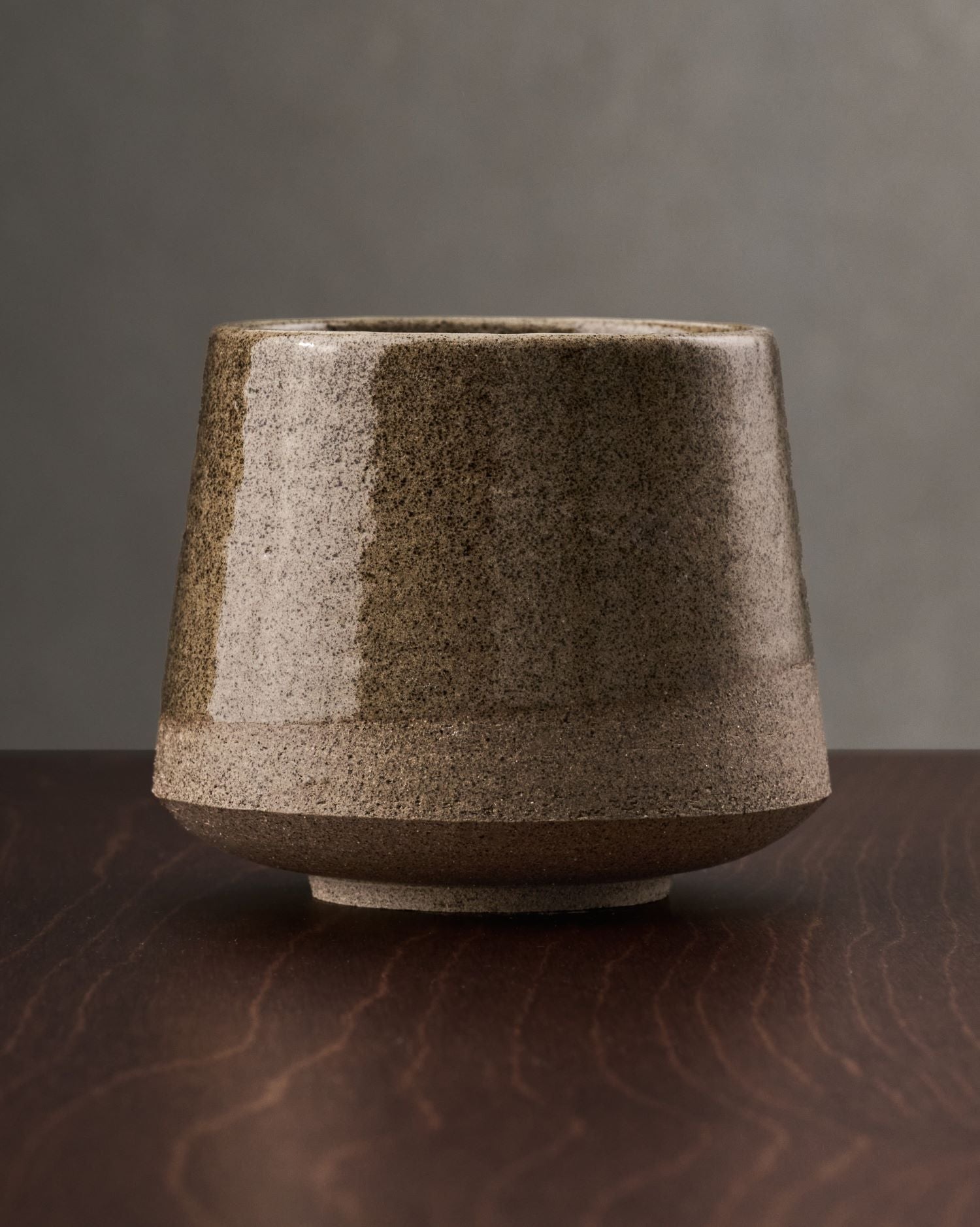 Matan in Concrete Grey