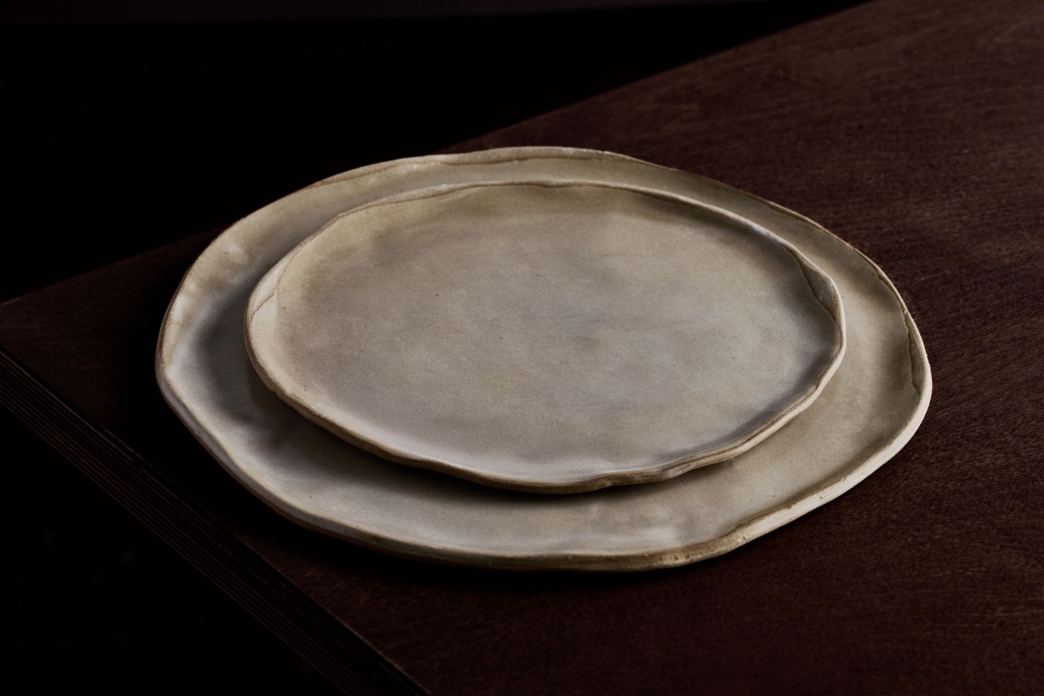 Eliana plate in Stone