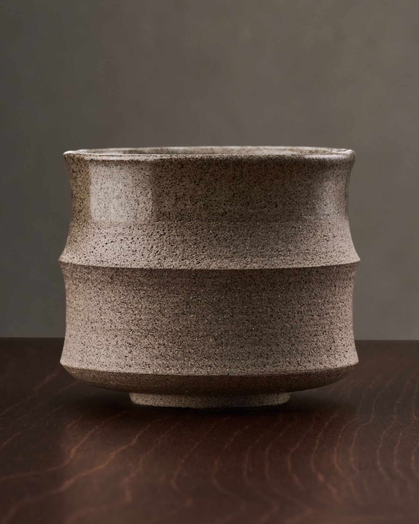 Idan in Concrete Grey